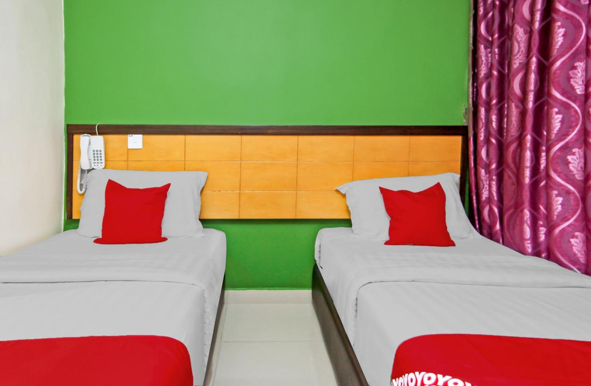 Oyo 44054 Holiday Mansion Inn Sibu Exterior photo